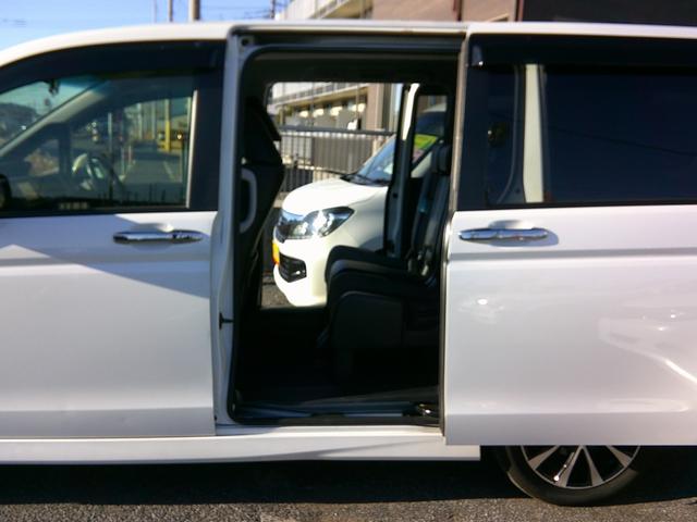 ステップワゴンスパーダ Ｚ　クールスピリット　後期型　８人乗り　純正ナビＴＶブルートゥース付き　バックカメラ　両側パワースライドドア　オートクルーズ　スマートキー２個　ＨＩＤヘッドライト　純正１７インチアルミホイール　ＥＴＣ付き（8枚目）