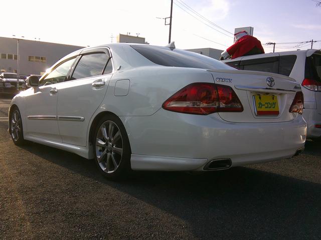 クラウン ２．５アスリート　ナビパッケージ　純正ナビ地デジＴＶバックカメラ　車高調ローダウン　純正１８インチアルミ　運転席助手席パワーシート　ＨＩＤヘッドライト　　プッシュスタート　スマートキー　ＥＴＣ付き　シートカバー付き（6枚目）