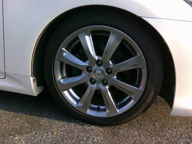 クラウン ２．５アスリート　ナビパッケージ　純正ナビ地デジＴＶバックカメラ　車高調ローダウン　純正１８インチアルミ　運転席助手席パワーシート　ＨＩＤヘッドライト　　プッシュスタート　スマートキー　ＥＴＣ付き　シートカバー付き（10枚目）