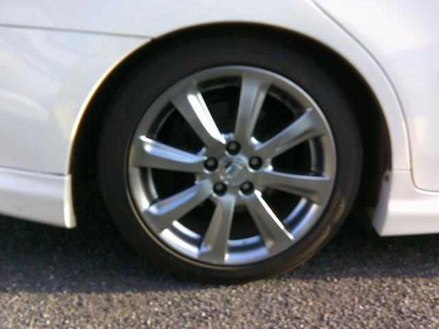 クラウン ２．５アスリート　ナビパッケージ　純正ナビ地デジＴＶバックカメラ　車高調ローダウン　純正１８インチアルミ　運転席助手席パワーシート　ＨＩＤヘッドライト　　プッシュスタート　スマートキー　ＥＴＣ付き　シートカバー付き（11枚目）