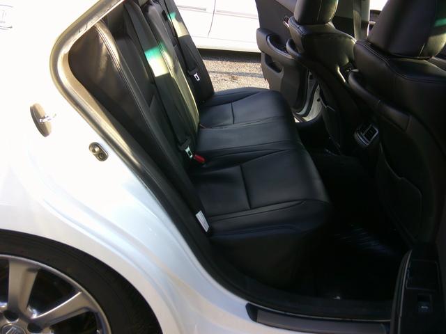 クラウン ２．５アスリート　ナビパッケージ　純正ナビ地デジＴＶバックカメラ　車高調ローダウン　純正１８インチアルミ　運転席助手席パワーシート　ＨＩＤヘッドライト　　プッシュスタート　スマートキー　ＥＴＣ付き　シートカバー付き（16枚目）