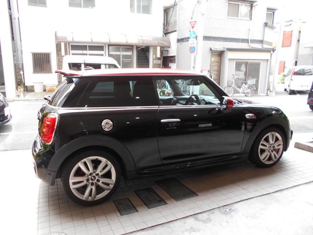 ＭＩＮＩ ジョンクーパーワークス　８速ＡＴ　１７，０００ｋｍ台　ナビ　ＴＶ　バックカメラ　クリアランスソナー　オートクルーズコントロール　アルミホイル　オートマチックハイビーム　オートライト　スマートキー　アイドリングストップ　ＥＴＣ（17枚目）