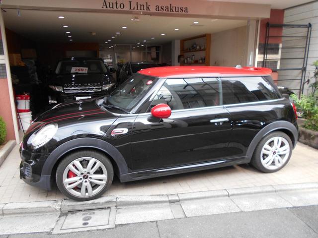 ＭＩＮＩ ジョンクーパーワークス　８速ＡＴ　１７，０００ｋｍ台　ナビ　ＴＶ　バックカメラ　クリアランスソナー　オートクルーズコントロール　アルミホイル　オートマチックハイビーム　オートライト　スマートキー　アイドリングストップ　ＥＴＣ（18枚目）
