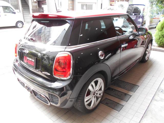 ＭＩＮＩ ジョンクーパーワークス　８速ＡＴ　１７，０００ｋｍ台　ナビ　ＴＶ　バックカメラ　クリアランスソナー　オートクルーズコントロール　アルミホイル　オートマチックハイビーム　オートライト　スマートキー　アイドリングストップ　ＥＴＣ（26枚目）