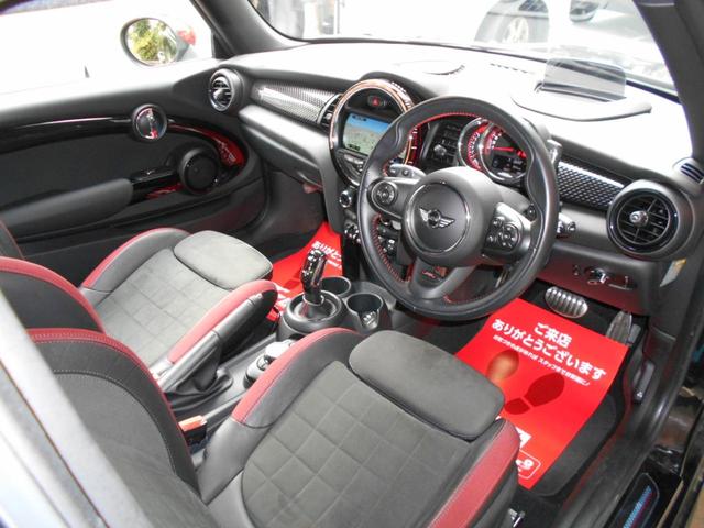ＭＩＮＩ ジョンクーパーワークス　８速ＡＴ　１７，０００ｋｍ台　ナビ　ＴＶ　バックカメラ　クリアランスソナー　オートクルーズコントロール　アルミホイル　オートマチックハイビーム　オートライト　スマートキー　アイドリングストップ　ＥＴＣ（36枚目）