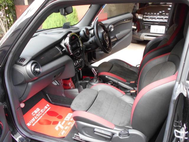 ＭＩＮＩ ジョンクーパーワークス　８速ＡＴ　１７，０００ｋｍ台　ナビ　ＴＶ　バックカメラ　クリアランスソナー　オートクルーズコントロール　アルミホイル　オートマチックハイビーム　オートライト　スマートキー　アイドリングストップ　ＥＴＣ（44枚目）