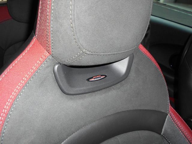 ＭＩＮＩ ジョンクーパーワークス　８速ＡＴ　１７，０００ｋｍ台　ナビ　ＴＶ　バックカメラ　クリアランスソナー　オートクルーズコントロール　アルミホイル　オートマチックハイビーム　オートライト　スマートキー　アイドリングストップ　ＥＴＣ（52枚目）