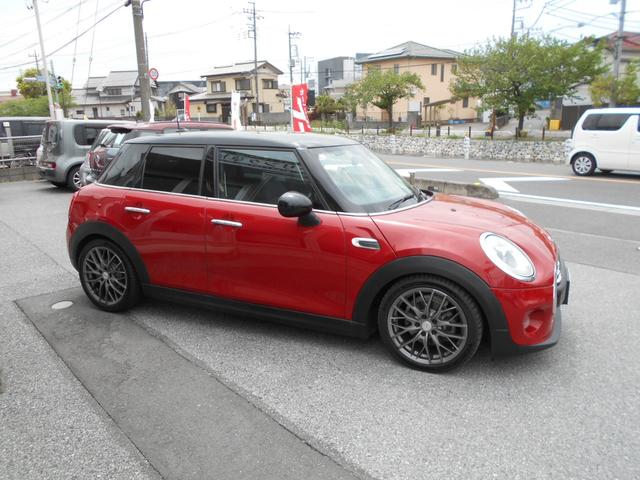 ＭＩＮＩ クーパーＤ　アルミホイール　エアコン　パワーステアリング　運転席エアバッグ　ナビ　バックカメラ　ＬＥＤヘッドライト　フォグランプ　アイドリングストップ　ＥＴＣ　コンフォートアクセス（20枚目）
