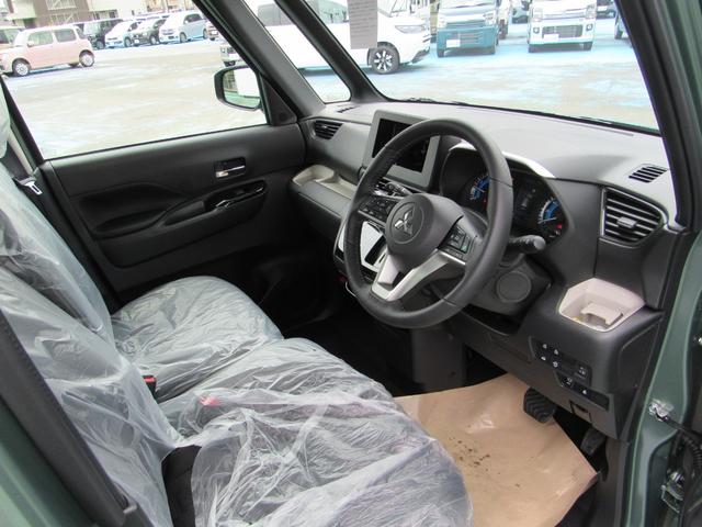 デリカミニ Ｔ　プレミアム　届出済未使用車／スマートキー／ＬＥＤヘッドライト／両側パワースライドドア／クルーズコントロール／アラウンドビューモニター／運転席助手席エアバッグ／サイドエアバッグ／シートヒーター／イモビライザー（28枚目）