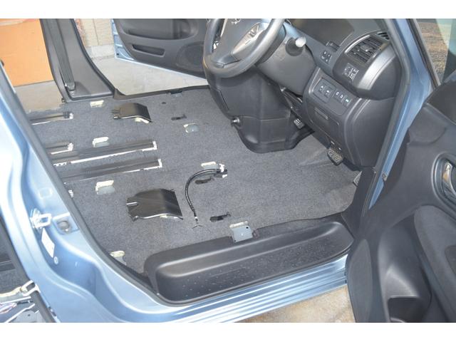 セレナ ２０Ｘ　Ｓ－ハイブリッドアドバンスドセーフティパック　純正フルセグ地デジＳＤナビ・後席フリップダウンモニター・ＤＶＤ再生・ブルートゥース接続・両側オートスライド・アラウンドビューモニター・パノラミックルーフ・純正ＬＥＤヘッドライト・クルーズコントロール（52枚目）