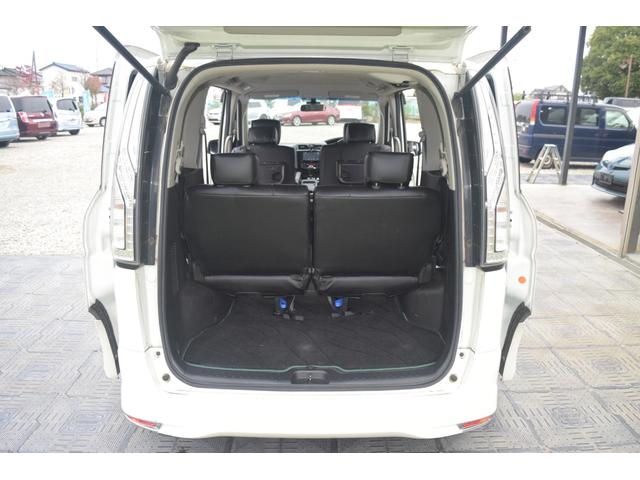 セレナ ハイウェイスター S-ハイブリッド DVD再生・ブルートゥース&USB接続・バックカメラ・ETC・クルーズコントロール・両側オートスライドドア・インテリキー・シートカバー・LEDヘッドライト(4枚目)