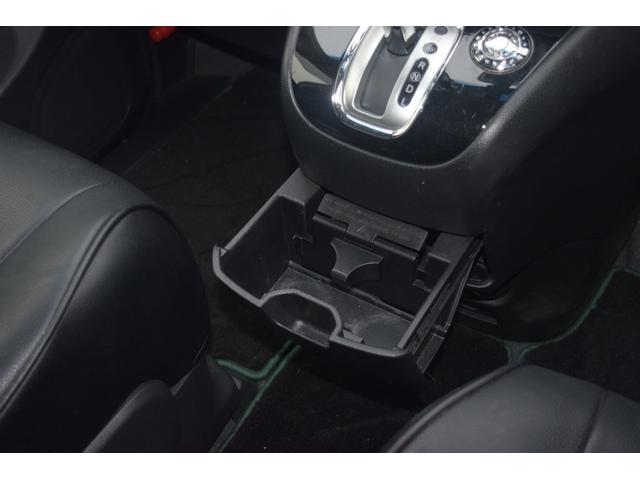 セレナ ハイウェイスター S-ハイブリッド DVD再生・ブルートゥース&USB接続・バックカメラ・ETC・クルーズコントロール・両側オートスライドドア・インテリキー・シートカバー・LEDヘッドライト(8枚目)