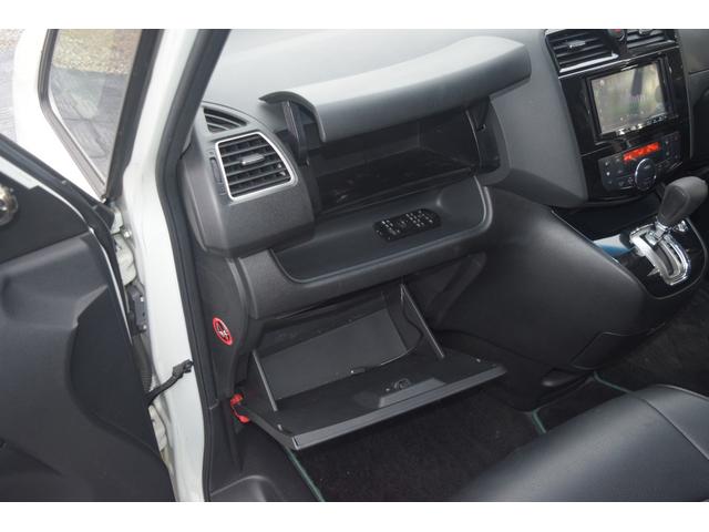 セレナ ハイウェイスター S-ハイブリッド DVD再生・ブルートゥース&USB接続・バックカメラ・ETC・クルーズコントロール・両側オートスライドドア・インテリキー・シートカバー・LEDヘッドライト(10枚目)