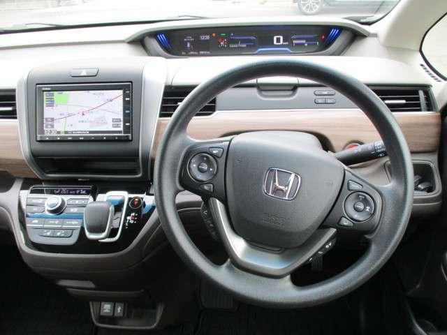 ハイブリッド・Gホンダセンシング ワンオーナー 衝突軽減 オートクルーズ レーンキープ 純正ナビ リヤカメラ ETC LEDヘッドライト(7枚目)