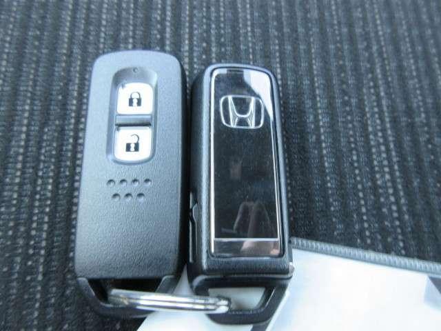 L・ターボホンダセンシング 衝突被害軽減ブレーキ 社外ナビ フルセグTV リアカメラ Bluetooth接続 ETC LEDヘッドライト アダプティブクルーズコントロール シートヒーター スマートキー ワンオーナー(19枚目)