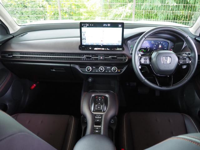 ＺＲ－Ｖ ｅ：ＨＥＶＸ　ホンダセンシング　純正１１．４ＩＮナビ　フルセグ　Ｒカメラ　障害物センサー　ＰＷゲート　アルミホイール　ＬＥＤライト　ホンダコネクト　ワンオーナー車　パワーゲート　踏み間違い防止　地デジ　前後センサー（14枚目）