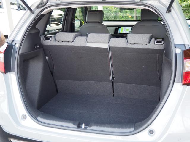 フィット ＲＳ　ホンダセンシング　純正９ＩＮナビ　フルセグ　Ｒカメラ　ＥＴＣ　ＦＲドラレコ　障害物センサー　アルミホイール　ＬＥＤライト　急アクセル抑制機能　ホンダコネクト　当社業務車　横滑り防止装置　リヤカメラ（24枚目）