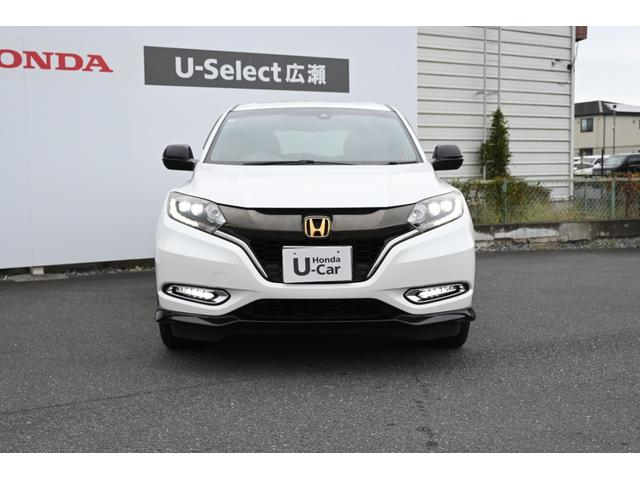 ヴェゼル ハイブリッドＲＳ・ホンダセンシング　純正ナビ　フルセグ　Ｒカメラ　ＥＴＣ　シートヒーター　アルミホイール　ＬＥＤライト　１オ－ナ－　定期点検記録簿　サイドＳＲＳ　フルオートエアコン　ＵＳＢ接続　両席エアバック　スマキー　ＴＶナビ　イモビ（5枚目）