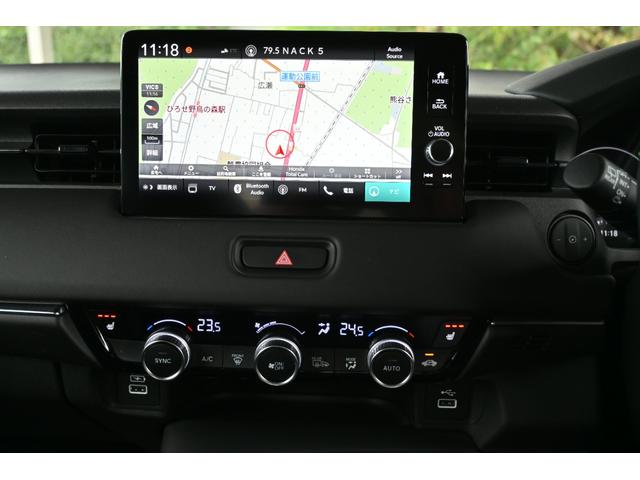 ヴェゼル ｅ：ＨＥＶＺ　ホンダセンシング　ホンダコネクトディスプレイナビ　Ｒカメラ　２．０ＥＴＣ　ＦＲドラレコ　障害物センサー　シートヒーター　ＰＷゲート　アルミホイール　ＬＥＤライト　衝突回避支援ブレーキ機能　１オナ（14枚目）