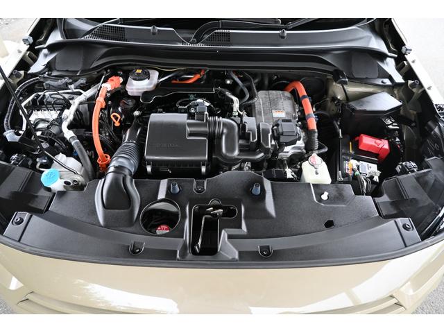 ヴェゼル ｅ：ＨＥＶＺ　ホンダセンシング　ホンダコネクトディスプレイナビ　Ｒカメラ　２．０ＥＴＣ　ＦＲドラレコ　障害物センサー　シートヒーター　ＰＷゲート　アルミホイール　ＬＥＤライト　衝突回避支援ブレーキ機能　１オナ（26枚目）