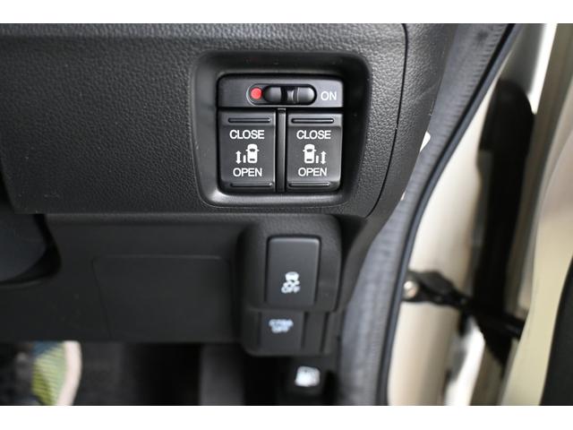 N-BOXカスタム GSSパッケージ 追突軽減ブレーキ 純正ナビ ワンセグ Rカメラ HIDライト アルミホイール 両側Pスライドドア 両側パワ-スライドドア TVナビ 整備記録簿 スマ-トキ- 1オーナ Bカメ エアコン ESC DVD(14枚目)