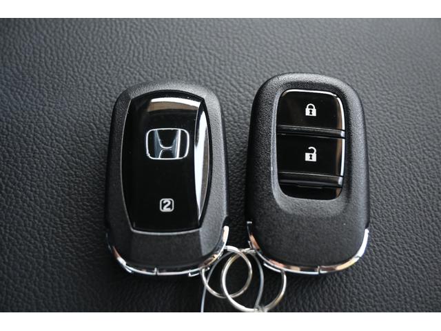 シビック e:HEVEX ホンダセンシング ホンダコネクトディスプレイナビ Rカメラ 2.0ETC FRドラレコ 障害物センサー PWシート シートヒーター アルミホイール LEDライト パノラミックサンルーフ 当社業務車(18枚目)