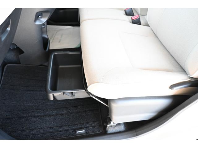 ムーヴキャンバス ＸメイクアップＳＡＩＩ　スマートアシストＩＩ　純正ナビ　フルセグ　Ｒカメラ　ＥＴＣ　アイドルストップ　ＥＳＣ　ＡＣ　キーフリ　スマキー　サイドエアバッグ　バックカメラ　エアバッグ　両側スライドドア　ＡＢＳ　助手席エアバッグ（19枚目）