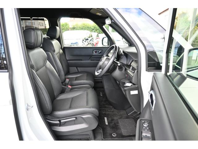 ステップワゴン e:HEVスパーダ ホンダセンシング 純正11.4INナビ Rカメラ 2.0ETC 障害物センサー シートヒーター オットマン PWゲート アルミホイール LEDライト 両側Pスライドドア ホンダコネクト 1オーナー(20枚目)