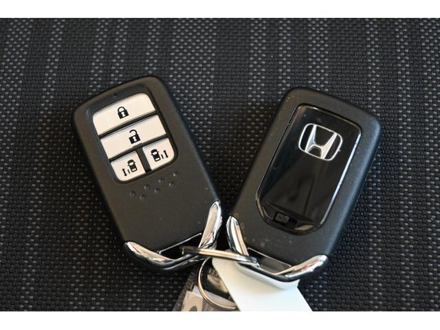 フリード+ G・ホンダセンシング 純正ナビ Rカメラ ETC アルミホイール LEDライト 両側Pスライドドア プリクラッシュ Bモニター ワンオーナー 両側オートスライドドア パワーウインド スマートキー 両席エアバック PS(16枚目)