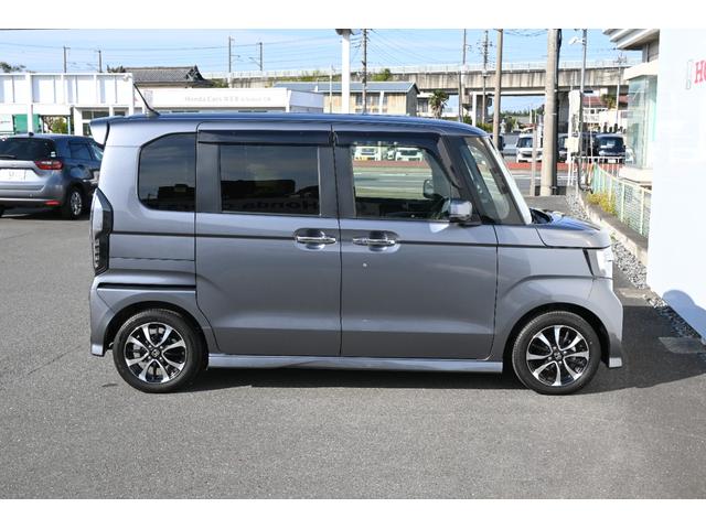 N-BOXカスタム G・Lホンダセンシング 純正8INナビ Rカメラ ETC FRドラレコ アルミホイール LEDライト 左PWスライドドア 左フロント部損傷あり 地デジTV 整備記録簿 助手席エアバッグ キーレス アイドリングST リアカメラ(8枚目)