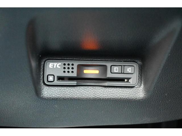 シャトル ハイブリッドXスタイルエディション 追突軽減ブレーキ 純正ナビ Rカメラ ETC アルミホイール LEDライト USB 地デジ オートエアコン サイドエアバック クルコン LEDヘッド パワーステアリング ナビTV DVD再生可 ABS(13枚目)