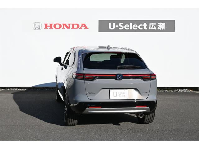 ヴェゼル ｅ：ＨＥＶＺ　ホンダセンシング　ホンダコネクトディスプレイナビ　マルチビューカメラ　２．０ＥＴＣ　Ｆドラレコ　障害物センサー　シートヒーター　ＰＷゲート　アルミホイール　ＬＥＤライト　当社試乗車　スマキ　Ｐトランク（10枚目）