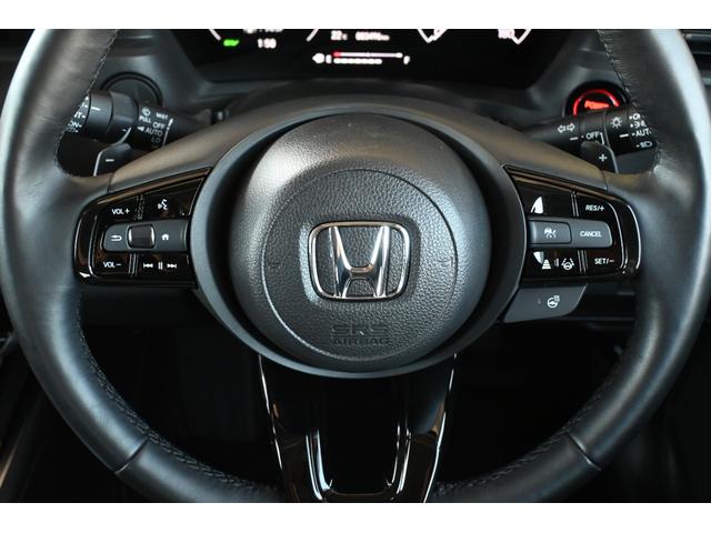 ヴェゼル ｅ：ＨＥＶＺ　ホンダセンシング　ホンダコネクトディスプレイナビ　マルチビューカメラ　２．０ＥＴＣ　Ｆドラレコ　障害物センサー　シートヒーター　ＰＷゲート　アルミホイール　ＬＥＤライト　当社試乗車　スマキ　Ｐトランク（13枚目）