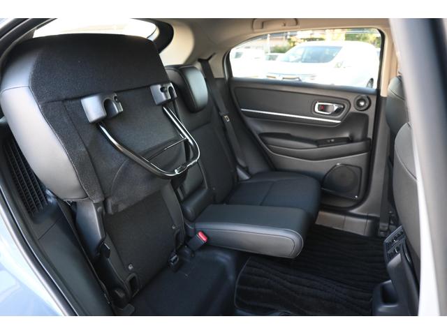 ヴェゼル ｅ：ＨＥＶＺ　ホンダセンシング　ホンダコネクトディスプレイナビ　マルチビューカメラ　２．０ＥＴＣ　Ｆドラレコ　障害物センサー　シートヒーター　ＰＷゲート　アルミホイール　ＬＥＤライト　当社試乗車　スマキ　Ｐトランク（23枚目）