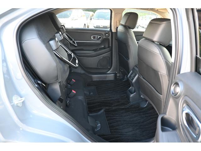 ヴェゼル ｅ：ＨＥＶＺ　ホンダセンシング　ホンダコネクトディスプレイナビ　マルチビューカメラ　２．０ＥＴＣ　Ｆドラレコ　障害物センサー　シートヒーター　ＰＷゲート　アルミホイール　ＬＥＤライト　当社試乗車　スマキ　Ｐトランク（24枚目）