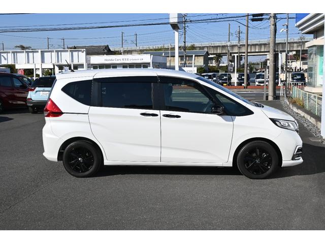 フリードハイブリッド ハイブリッド・Gブラックスタイル ホンダセンシング 純正ナビ Rカメラ 2.0ETC FRドラレコ シートヒーター アルミホイール LEDライト 両側Pスライドドア W電動ドア 衝突軽減ブレーキ オートクルーズコントロール キーフリー(8枚目)