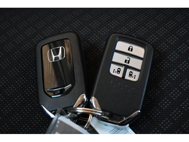 フリードハイブリッド ハイブリッド・Gブラックスタイル ホンダセンシング 純正ナビ Rカメラ 2.0ETC FRドラレコ シートヒーター アルミホイール LEDライト 両側Pスライドドア W電動ドア 衝突軽減ブレーキ オートクルーズコントロール キーフリー(17枚目)