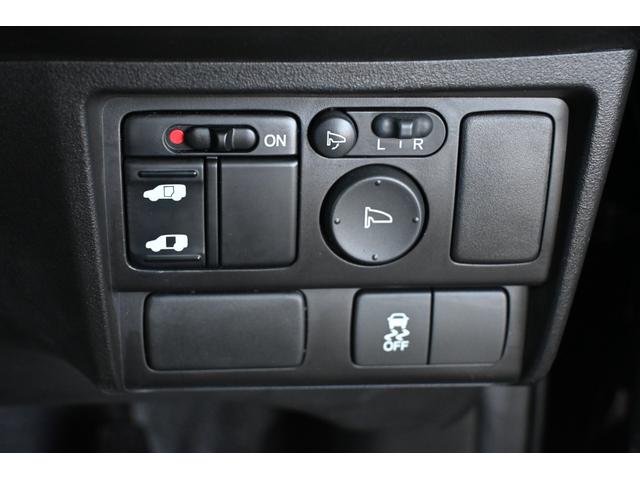 フリード Gエアロ 純正ナビ ワンセグ Rカメラ ETC アルミホイール HIDライト左PWスライドドア 助手席エアバッグ 1セグ 盗難防止 インテリキー 1オーナー車 キーレスエントリ エアバック パワーステアリング(14枚目)