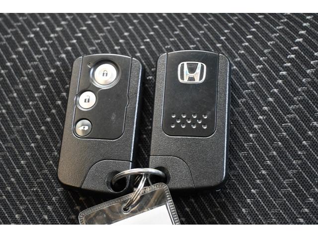 フリード Gエアロ 純正ナビ ワンセグ Rカメラ ETC アルミホイール HIDライト左PWスライドドア 助手席エアバッグ 1セグ 盗難防止 インテリキー 1オーナー車 キーレスエントリ エアバック パワーステアリング(15枚目)