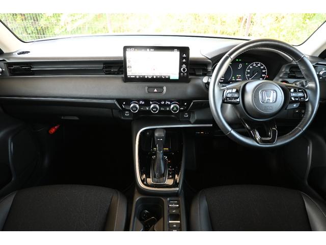 ヴェゼル ｅ：ＨＥＶＺ　ホンダセンシング　ホンダコネクトディスプレイナビ　Ｒカメラ　２．０ＥＴＣ　ＦＲドラレコ　障害物センサー　シートヒーター　ＰＷゲート　アルミホイール　ＬＥＤライト　衝突回避支援ブレーキ機能　１オナ（10枚目）