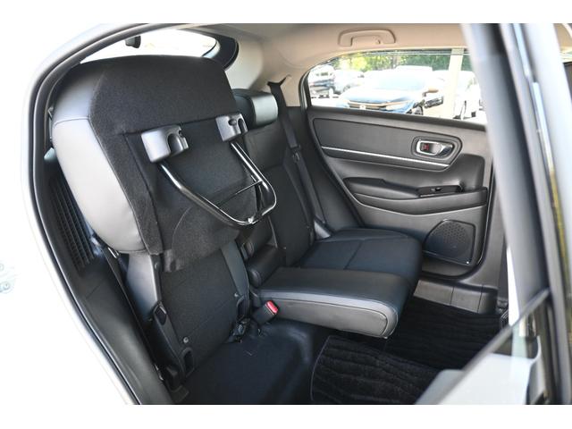ヴェゼル ｅ：ＨＥＶＺ　ホンダセンシング　ホンダコネクトディスプレイナビ　Ｒカメラ　２．０ＥＴＣ　ＦＲドラレコ　障害物センサー　シートヒーター　ＰＷゲート　アルミホイール　ＬＥＤライト　衝突回避支援ブレーキ機能　１オナ（20枚目）
