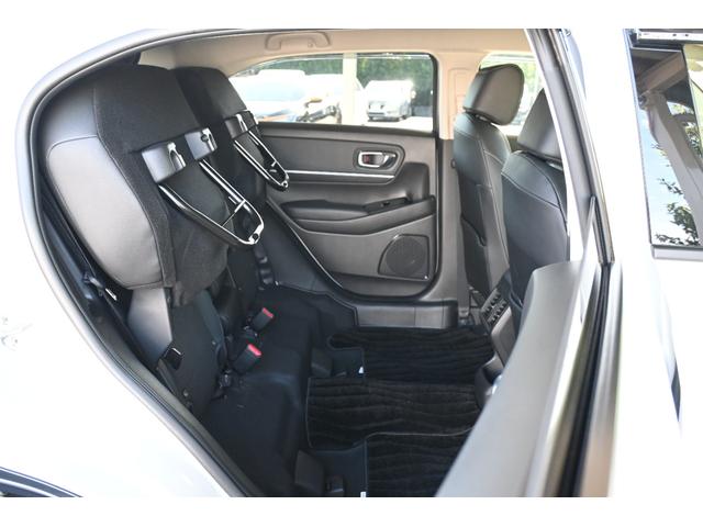 ヴェゼル ｅ：ＨＥＶＺ　ホンダセンシング　ホンダコネクトディスプレイナビ　Ｒカメラ　２．０ＥＴＣ　ＦＲドラレコ　障害物センサー　シートヒーター　ＰＷゲート　アルミホイール　ＬＥＤライト　衝突回避支援ブレーキ機能　１オナ（21枚目）