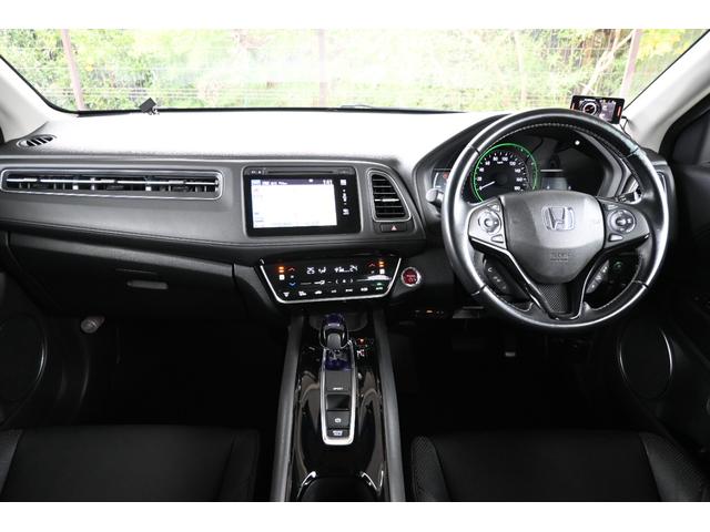 ヴェゼル ハイブリッドZ・ホンダセンシング 純正ナビ フルセグ Rカメラ ETC 革シート PWシート シートヒーター アルミホイール LEDライト 整備記録簿 横滑防止装置 バックガイドモニター シートH USB ナビTV AC ABS(10枚目)