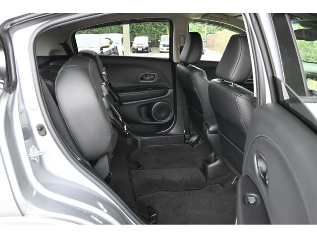 ヴェゼル ハイブリッドZ・ホンダセンシング 純正ナビ フルセグ Rカメラ ETC 革シート PWシート シートヒーター アルミホイール LEDライト 整備記録簿 横滑防止装置 バックガイドモニター シートH USB ナビTV AC ABS(20枚目)