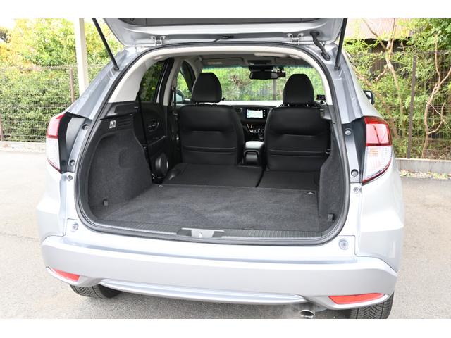 ヴェゼル ハイブリッドZ・ホンダセンシング 純正ナビ フルセグ Rカメラ ETC 革シート PWシート シートヒーター アルミホイール LEDライト 整備記録簿 横滑防止装置 バックガイドモニター シートH USB ナビTV AC ABS(23枚目)