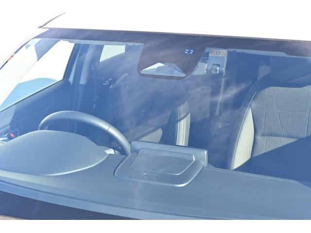 ヴェゼル ｅ：ＨＥＶＺ　ホンダセンシング　ホンダコネクトディスプレイナビ　Ｒカメラ　２．０ＥＴＣ　ＦＲドラレコ　障害物センサー　シートヒーター　ＬＥＤライト　アルミホイール　衝突回避支援ブレーキ機能　１オナ　スマキ　Ｄレコ（5枚目）