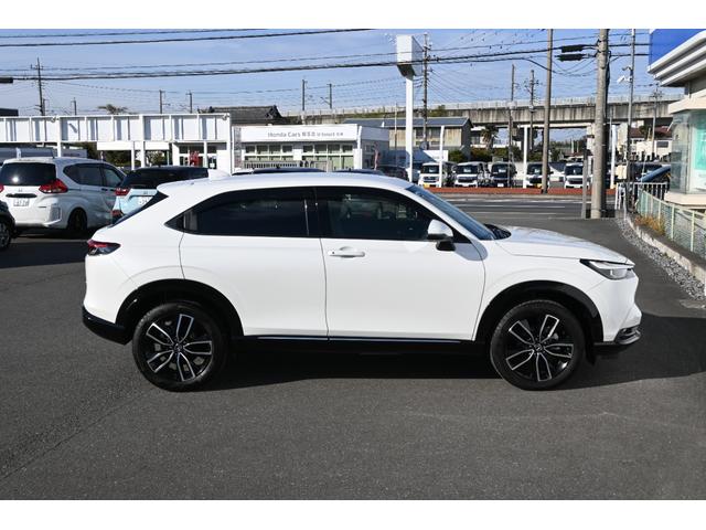 ヴェゼル ｅ：ＨＥＶＺ　ホンダセンシング　ホンダコネクトディスプレイナビ　Ｒカメラ　２．０ＥＴＣ　ＦＲドラレコ　障害物センサー　シートヒーター　ＬＥＤライト　アルミホイール　衝突回避支援ブレーキ機能　１オナ　スマキ　Ｄレコ（9枚目）