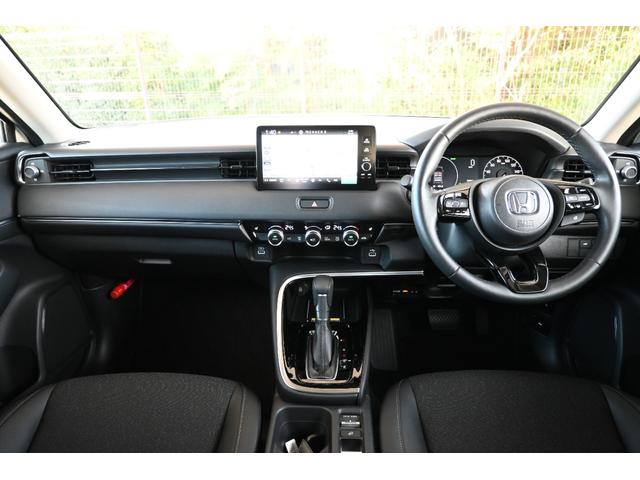 ヴェゼル ｅ：ＨＥＶＺ　ホンダセンシング　ホンダコネクトディスプレイナビ　Ｒカメラ　２．０ＥＴＣ　ＦＲドラレコ　障害物センサー　シートヒーター　ＬＥＤライト　アルミホイール　衝突回避支援ブレーキ機能　１オナ　スマキ　Ｄレコ（11枚目）
