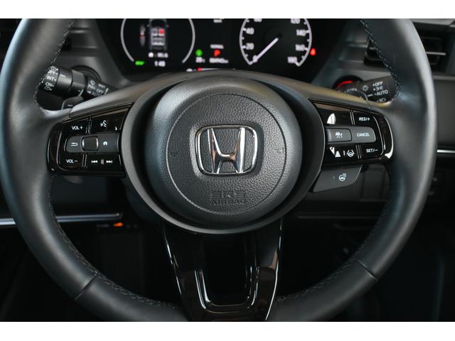 ヴェゼル ｅ：ＨＥＶＺ　ホンダセンシング　ホンダコネクトディスプレイナビ　Ｒカメラ　２．０ＥＴＣ　ＦＲドラレコ　障害物センサー　シートヒーター　ＬＥＤライト　アルミホイール　衝突回避支援ブレーキ機能　１オナ　スマキ　Ｄレコ（13枚目）