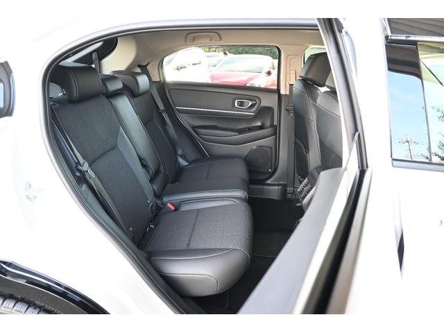 ヴェゼル ｅ：ＨＥＶＺ　ホンダセンシング　ホンダコネクトディスプレイナビ　Ｒカメラ　２．０ＥＴＣ　ＦＲドラレコ　障害物センサー　シートヒーター　ＬＥＤライト　アルミホイール　衝突回避支援ブレーキ機能　１オナ　スマキ　Ｄレコ（20枚目）